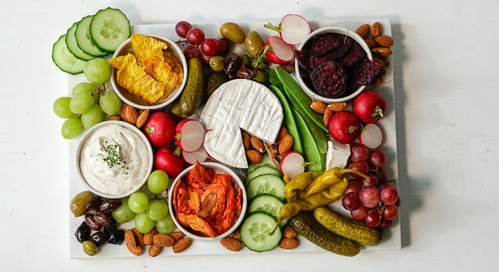 Snackboard mit Gemüsechips
