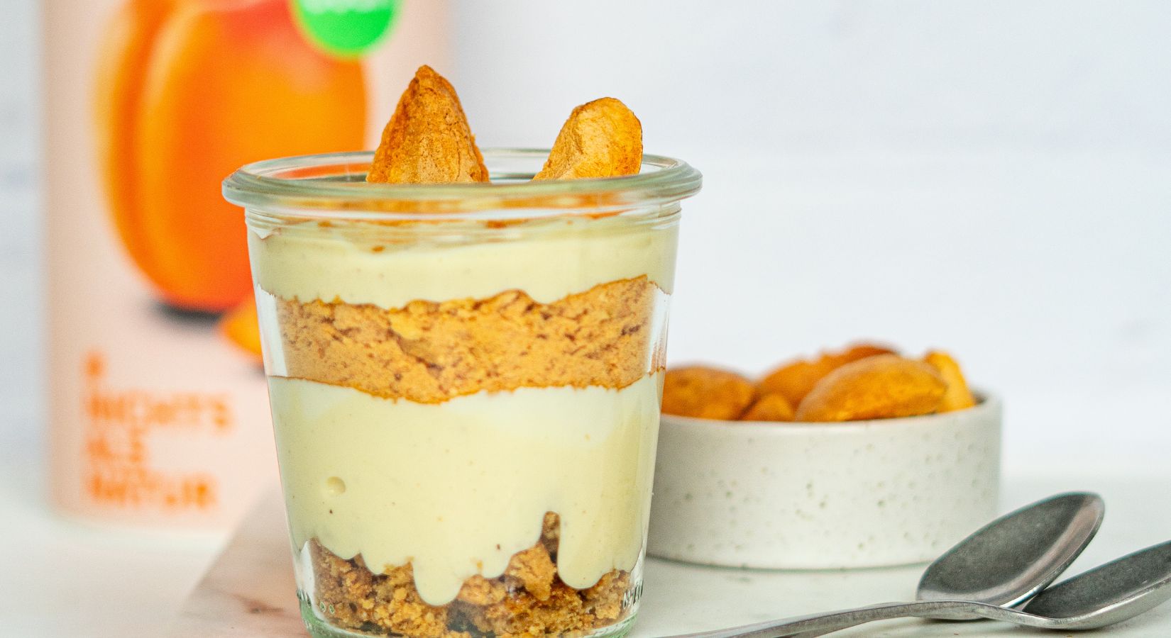 Aprikosen-Schichtdessert