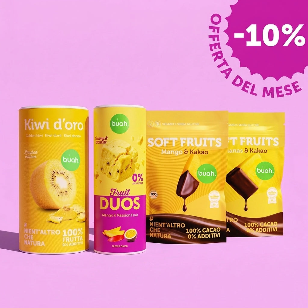 Un barattolo giallo di buah Kiwi Dorato si trova accanto al barattolo Slim buah Fruit DUOS Mango & Passievrucht. A destra ci sono due sacchetti gialli di buah Soft Fruits (Mango & Cacao e Ananas & Cacao). In alto a destra un badge: "-10% OFFERTA DEL MESE".