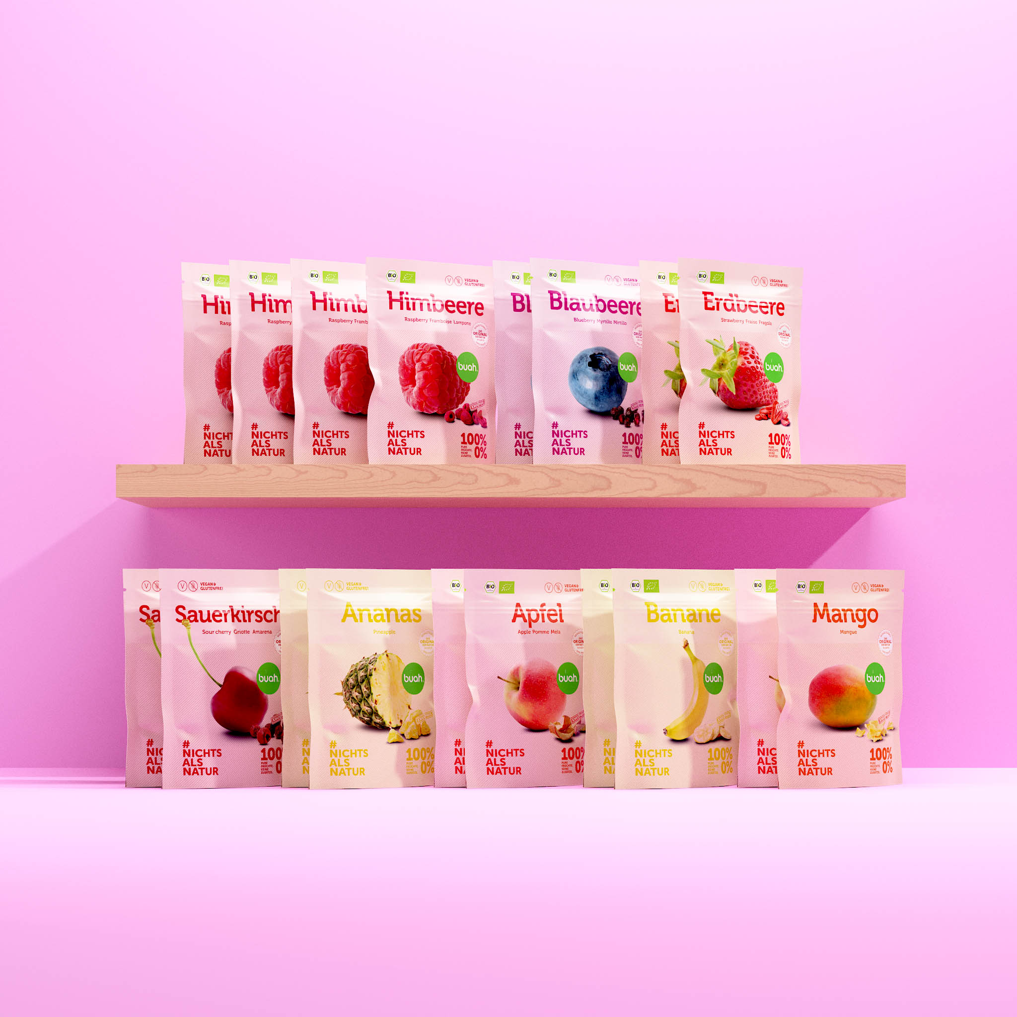 buah Kennenlern-Set mit 8 verschiedenen Snackpacks nebeneinander aufgereiht in zwei Reihen auf einem Holzbrett vor lila Hintergrund
