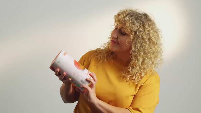 Video mehrerer Personen die buah probieren und begeistert sind vom Crunch der Fruechte und vom Geschmack